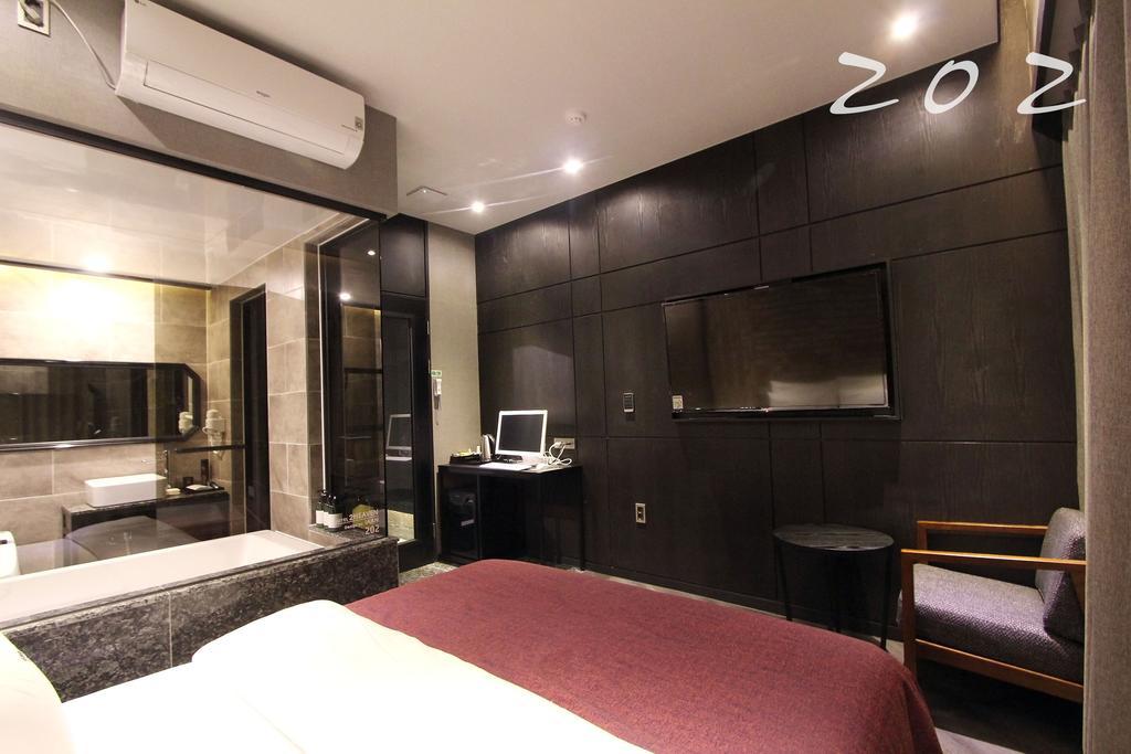 2 Heaven Hotel Lotte Waterpark Gimhae Exterior foto